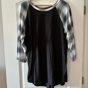 Black and Gray Plaid Sleeve Top